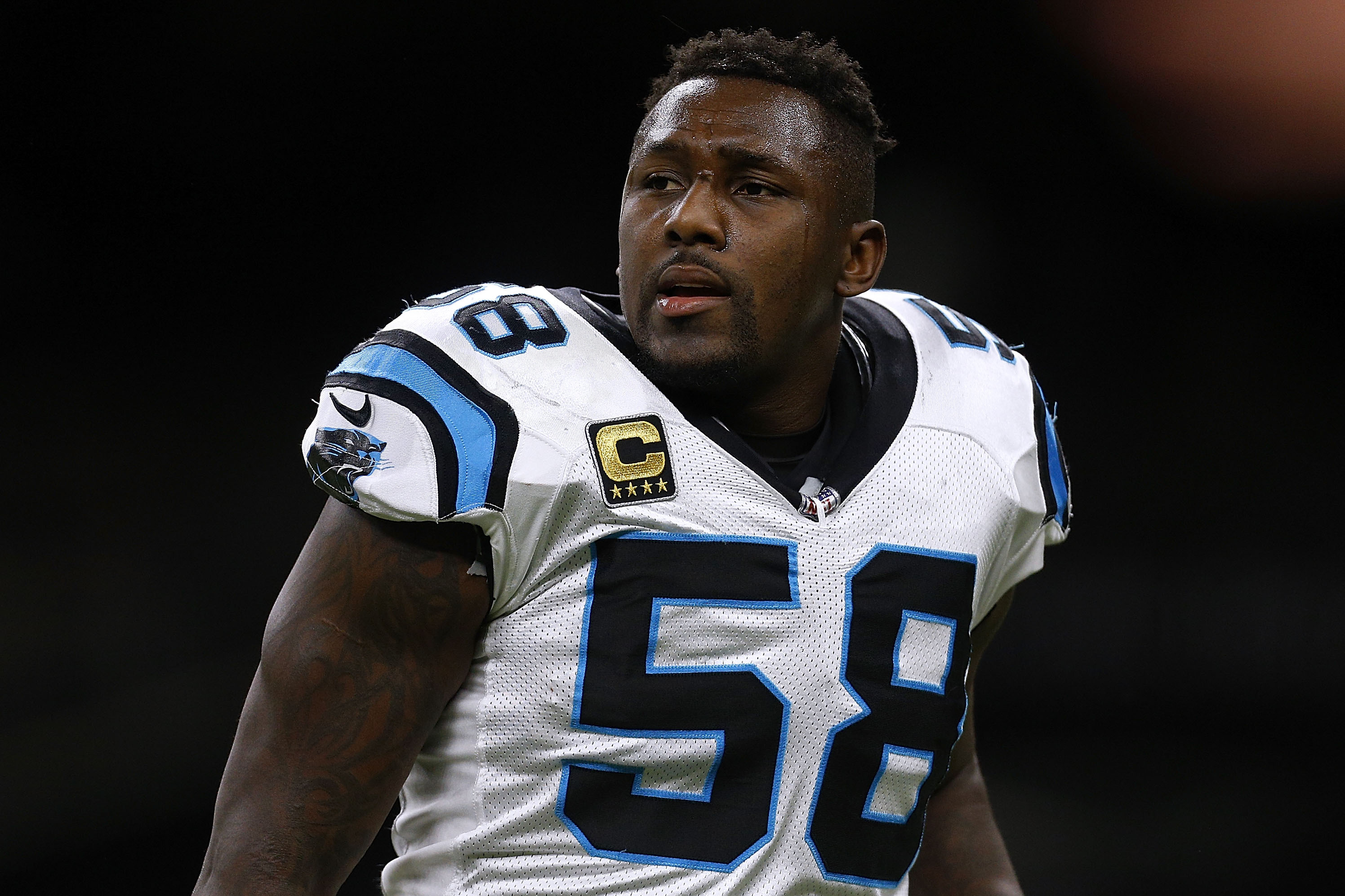 Davante Adams is angry about Thomas Davis' dirty hit to his head