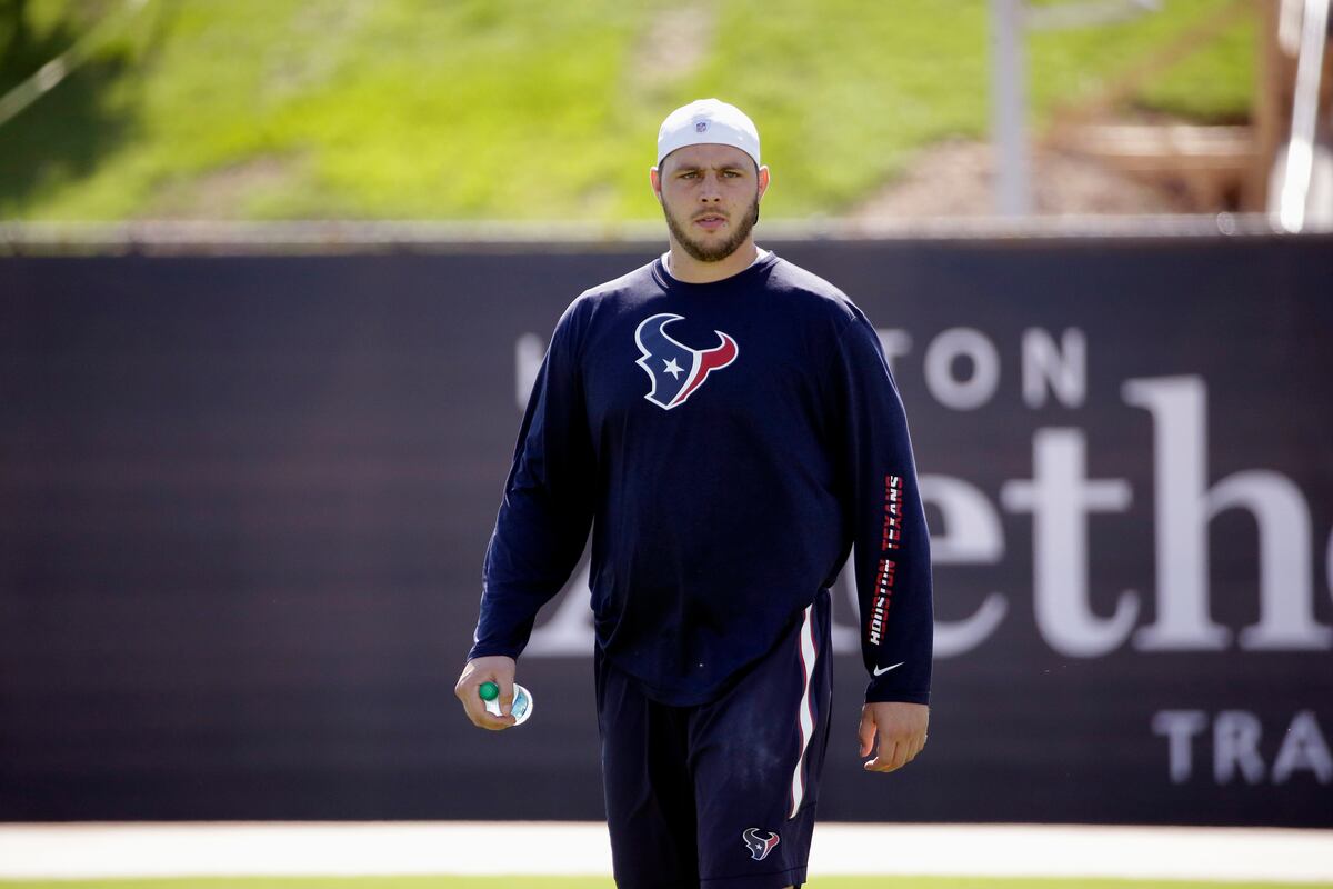 David quessenberry promoted to texans roster after cancer treatment