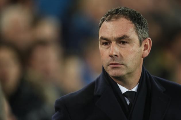 LIVERPOOL, ENGLAND - DECEMBER 18: Paul Clement head coach / manager of Swansea City during the Premier League match between Everton and Swansea City at Goodison Park on December 18, 2017 in Liverpool, England. (Photo by Robbie Jay Barratt - AMA/Getty Images)