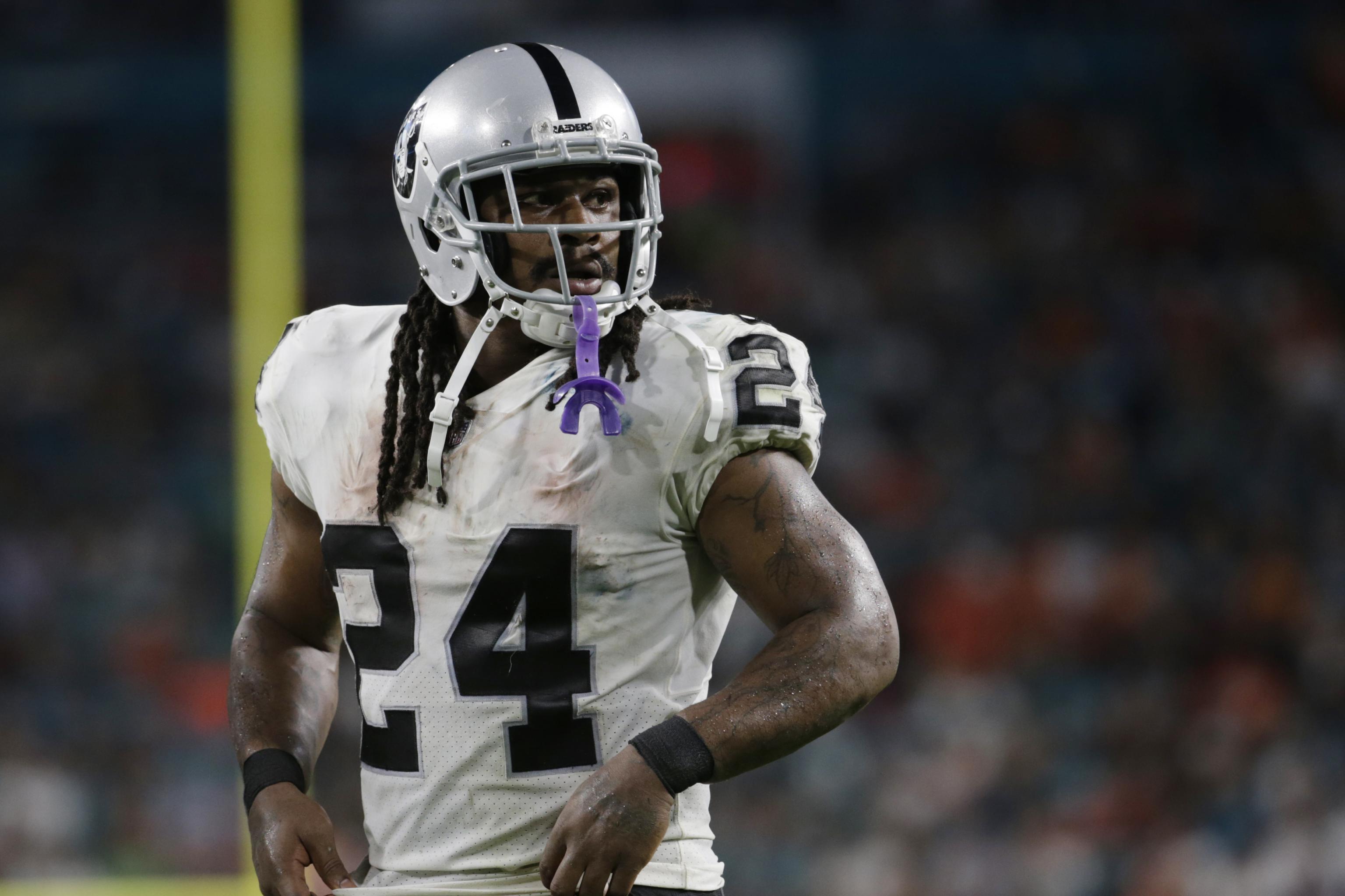 Marshawn Lynch reportedly tells Raiders he wants to play football again