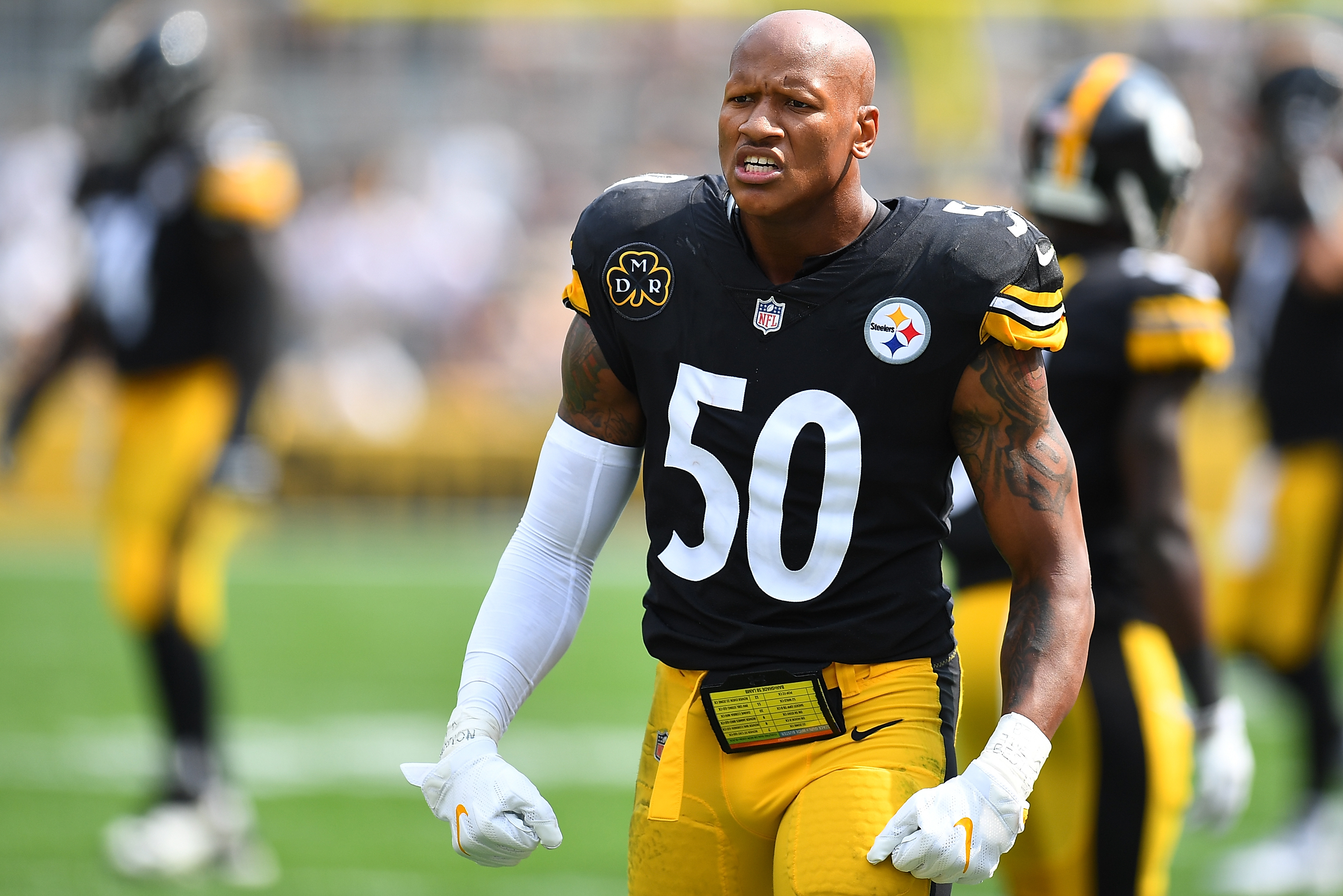 Father of Steelers' Shazier says injured LB is improving