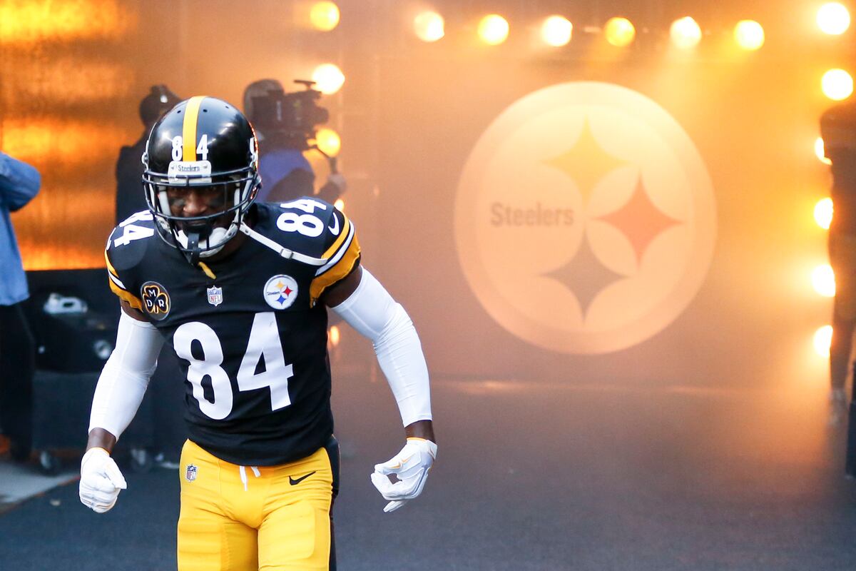 Report Antonio Brown Wouldn t Be Able To Play In Wild Card Game Due To 