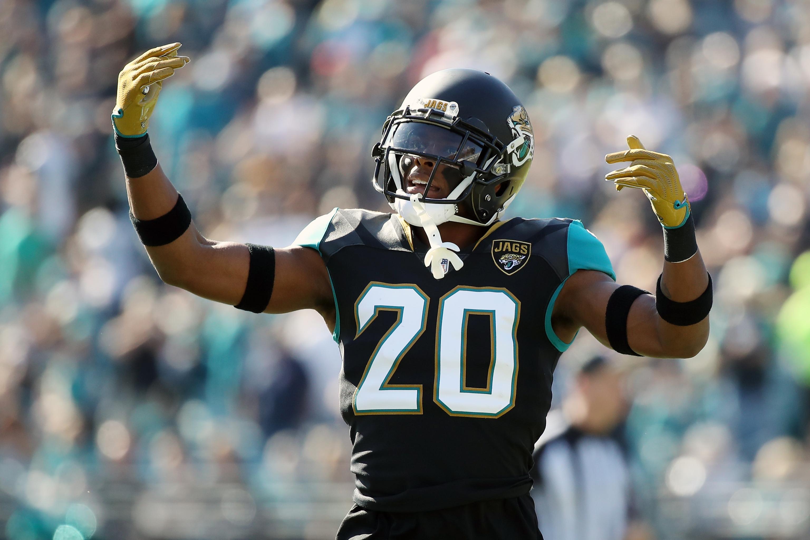 Jaguars clinch AFC South with comeback win over Titans