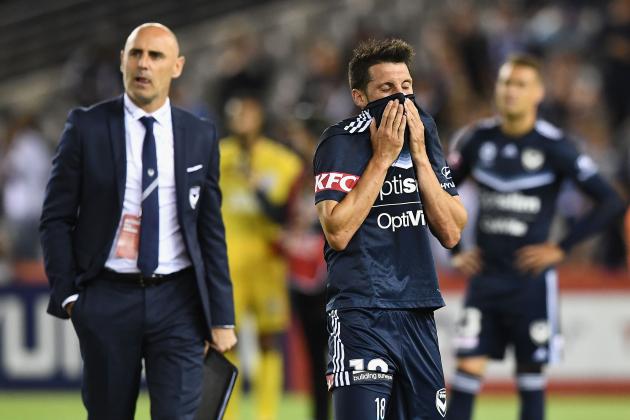 MELBOURNE, AUSTRALIA - DECEMBER 08:  Kevin Muscat the coach of the Victory and Matias Sanchez look dejected after losing  the round 10 A-League match between the Melbourne Victory and Adelaide United at Etihad Stadium on December 8, 2017 in Melbourne, Australia.  (Photo by Quinn Rooney/Getty Images)