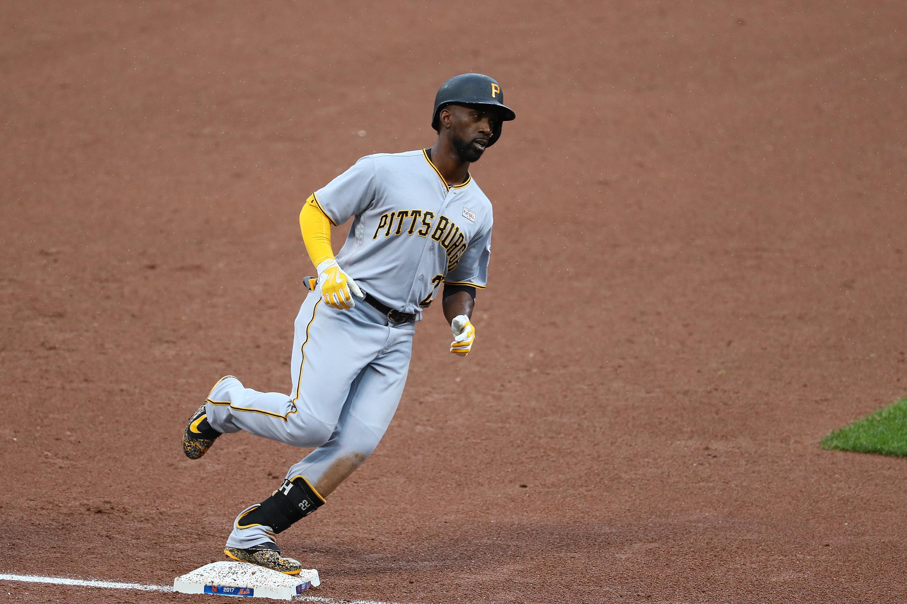 Mets interested in Andrew McCutchen for outfield depth