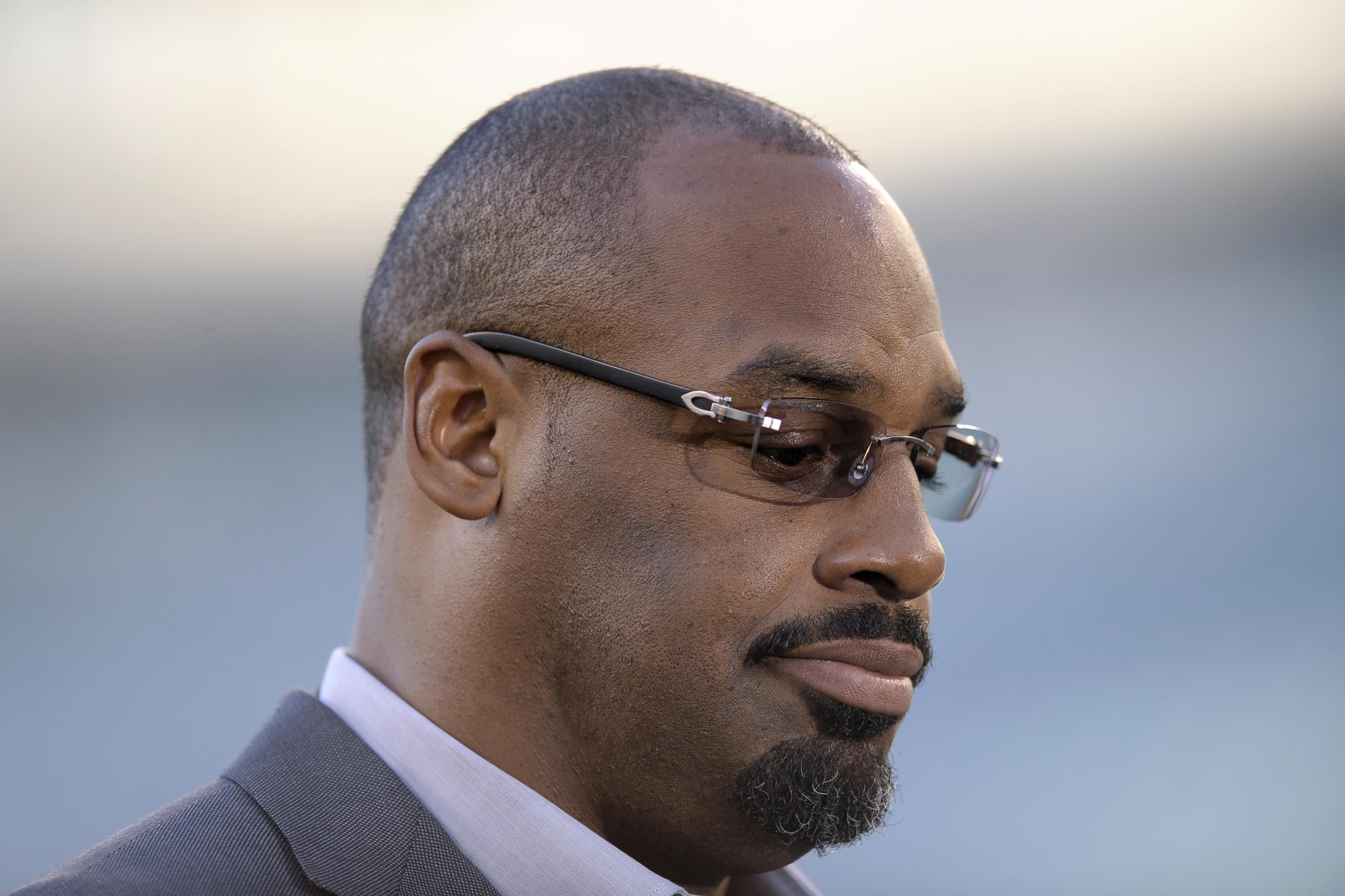 Ex-Viking Donovan McNabb out at ESPN after sexual misconduct investigation  – Twin Cities