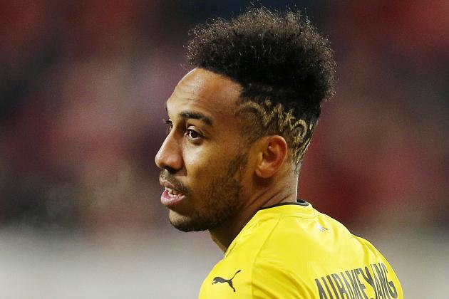 Dortmund's Pierre-Emerick Aubameyang looks on during a German first division Bundesliga soccer match between FSV Mainz 05 and Borussia Dortmund in Mainz, Germany, Tuesday, Dec. 12, 2017.(AP Photo/Michael Probst)