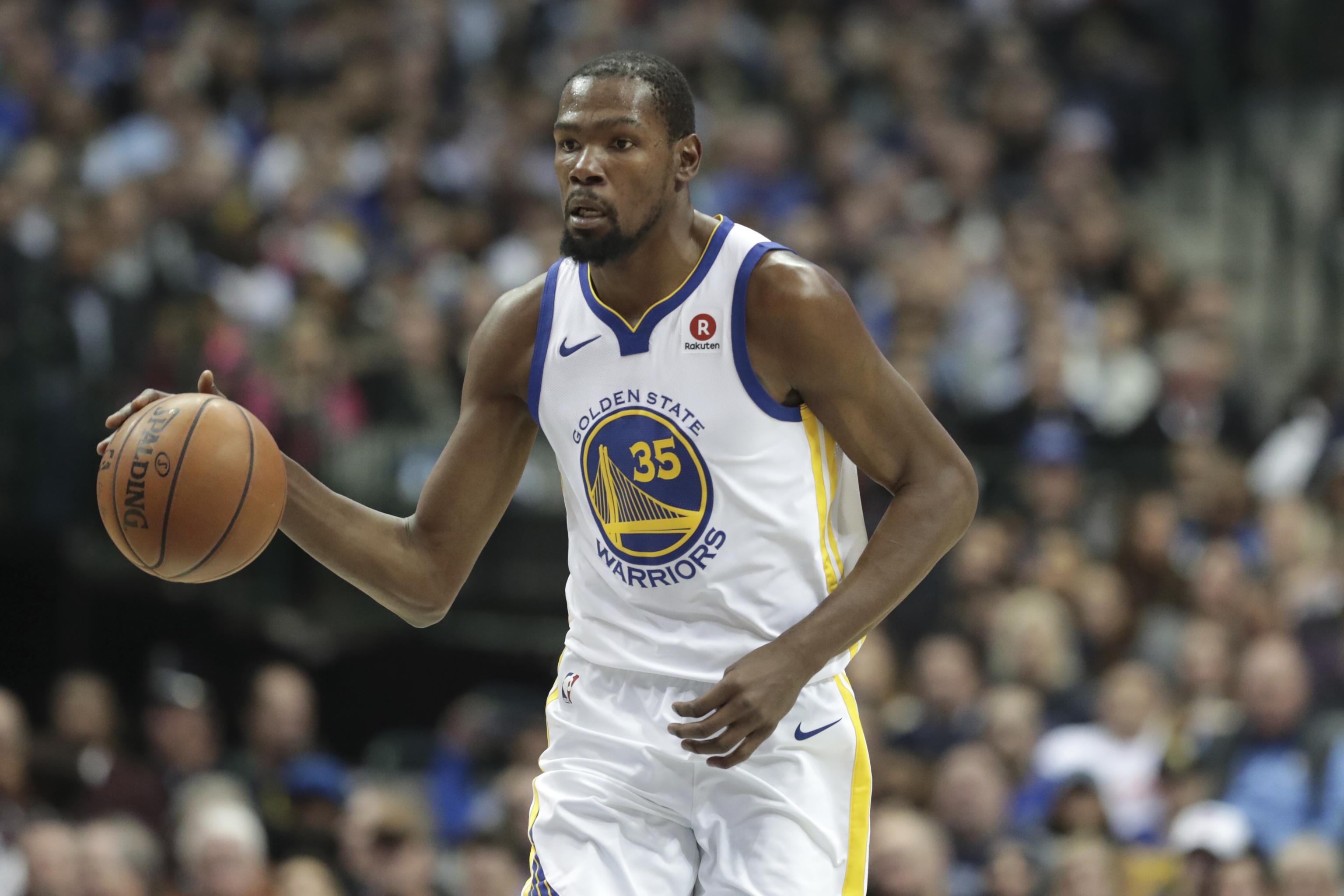 Golden State Warriors forward Kevin Durant passes 20,000 career points