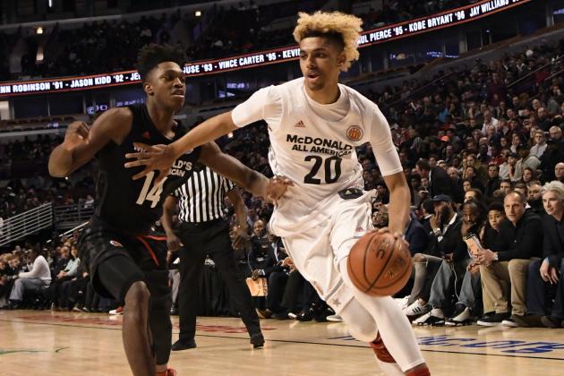 CHICAGO, IL - MARCH 29: Brian 'Tugs' Bowen II #20 of the boys west team is defended by Lonnie Walker IV #14 of the boys east team during the 2017 McDonalds's All American Game on March 29, 2017 at the United Center in Chicago, Illinois. (Photo by David Banks/Getty Images)