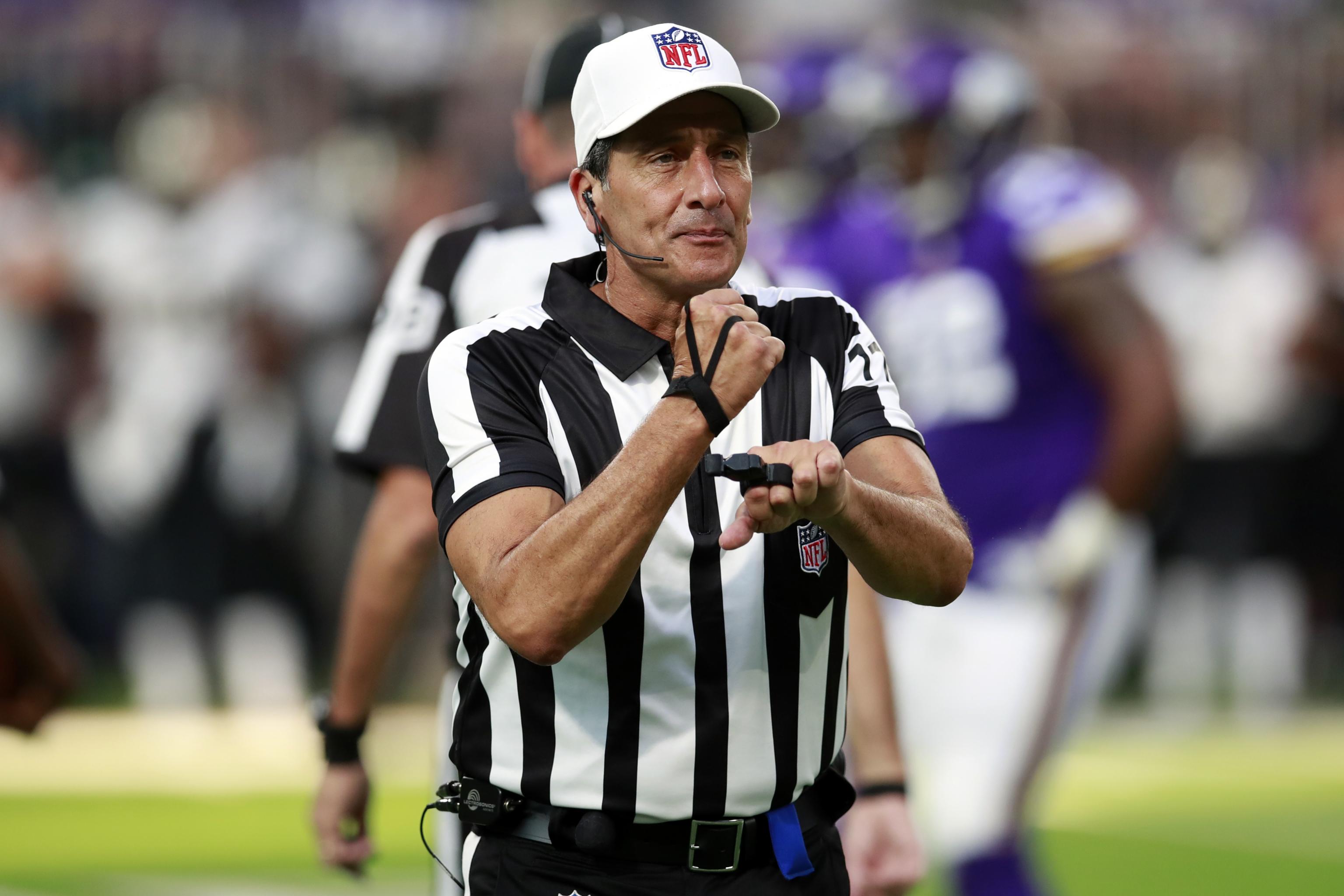 Gene Steratore informs league he is retiring