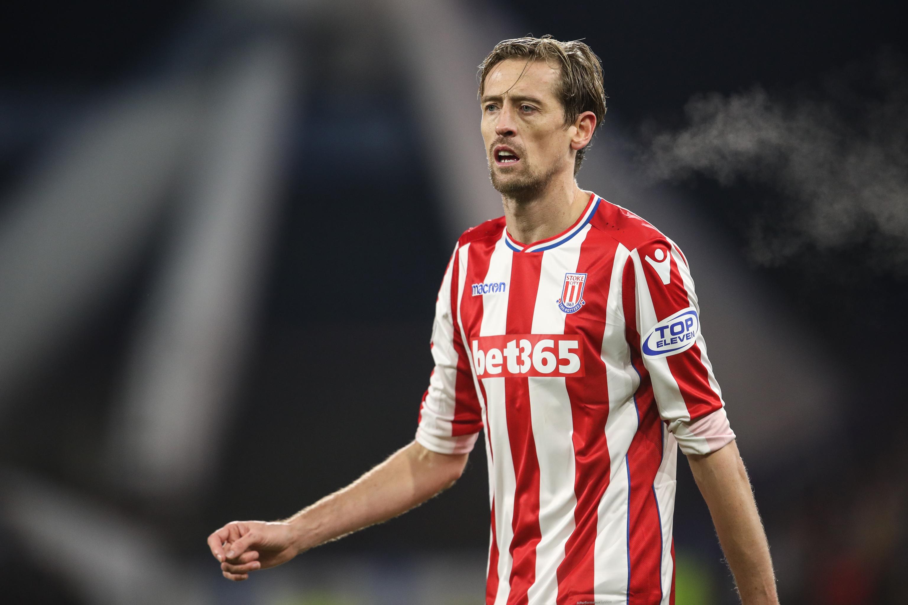 Peter Crouch signs new one-year deal with Stoke