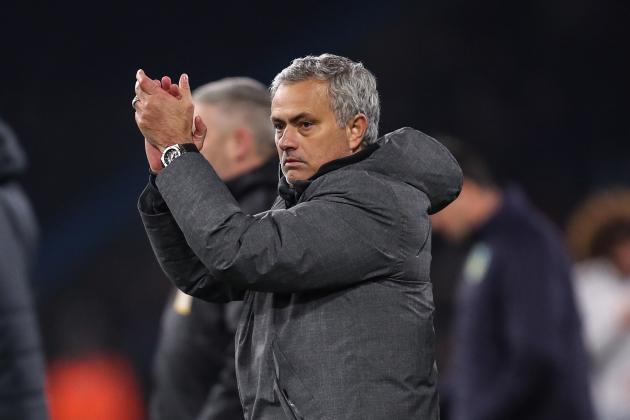 BURNLEY, ENGLAND - JANUARY 20: Jose Mourinho the head coach / manager of Manchester United applauds the fans during the Premier League match between Burnley and Manchester United at Turf Moor on January 20, 2018 in Burnley, England. (Photo by Robbie Jay Barratt - AMA/Getty Images)