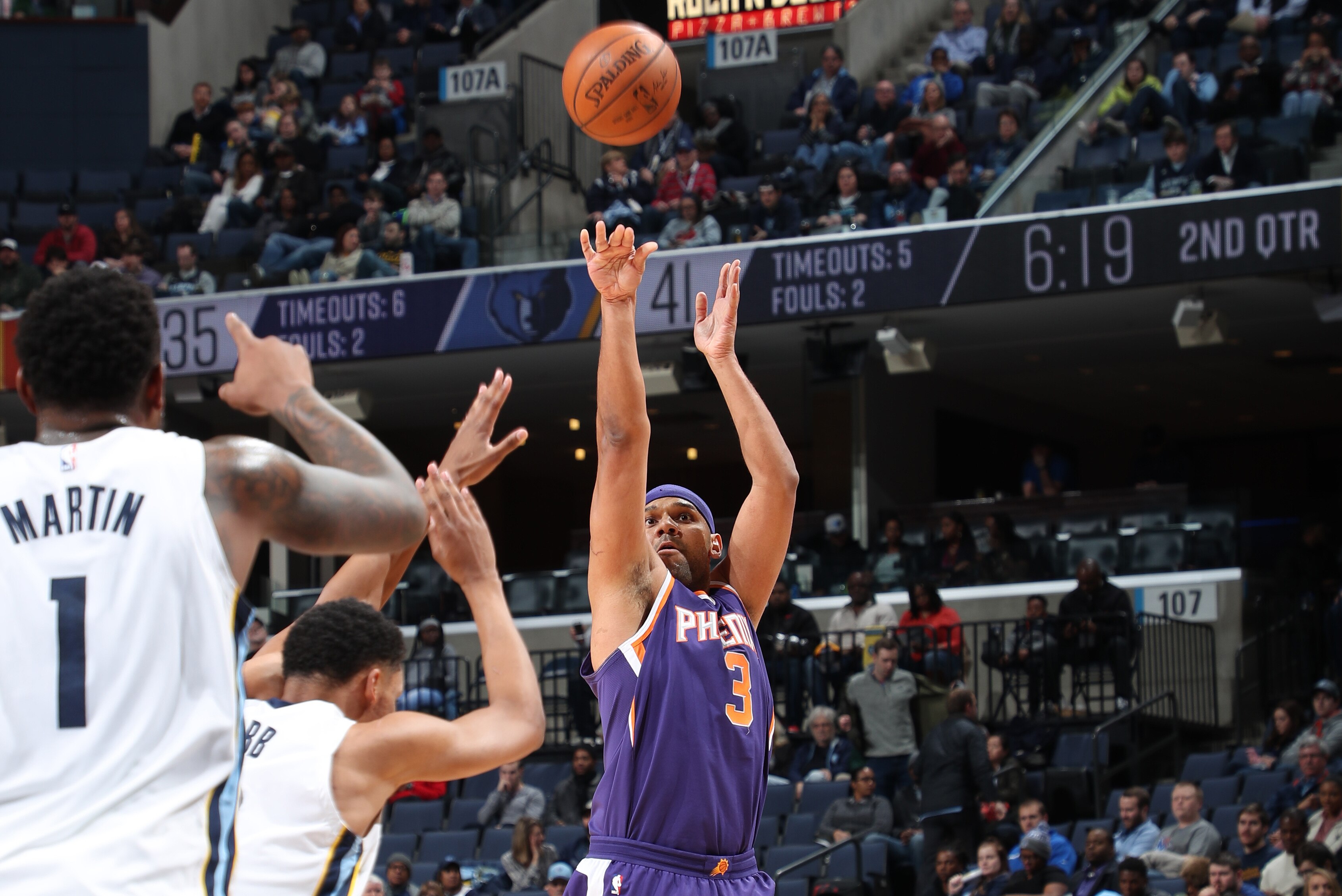Stephen Curry Breaks NBA Record for Consecutive Games with ...