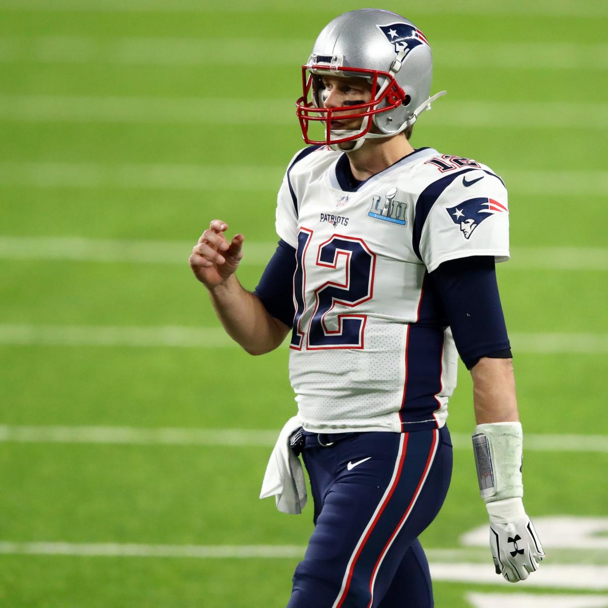 Tom Brady Takes Field in Super Bowl 52 with No Tape on Tom Brady Takes Field in Super Bowl 52 with No Tape on