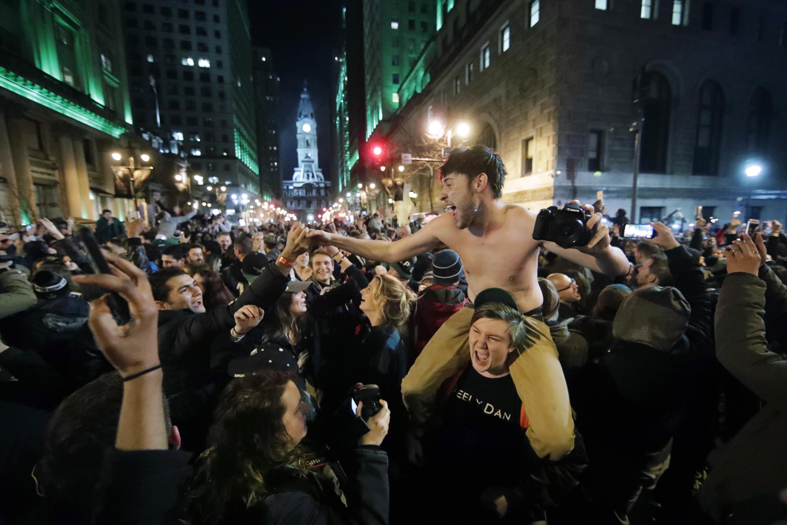 City of Philadelphia shuts down for Eagles' first-ever Super Bowl victory  parade - ABC News