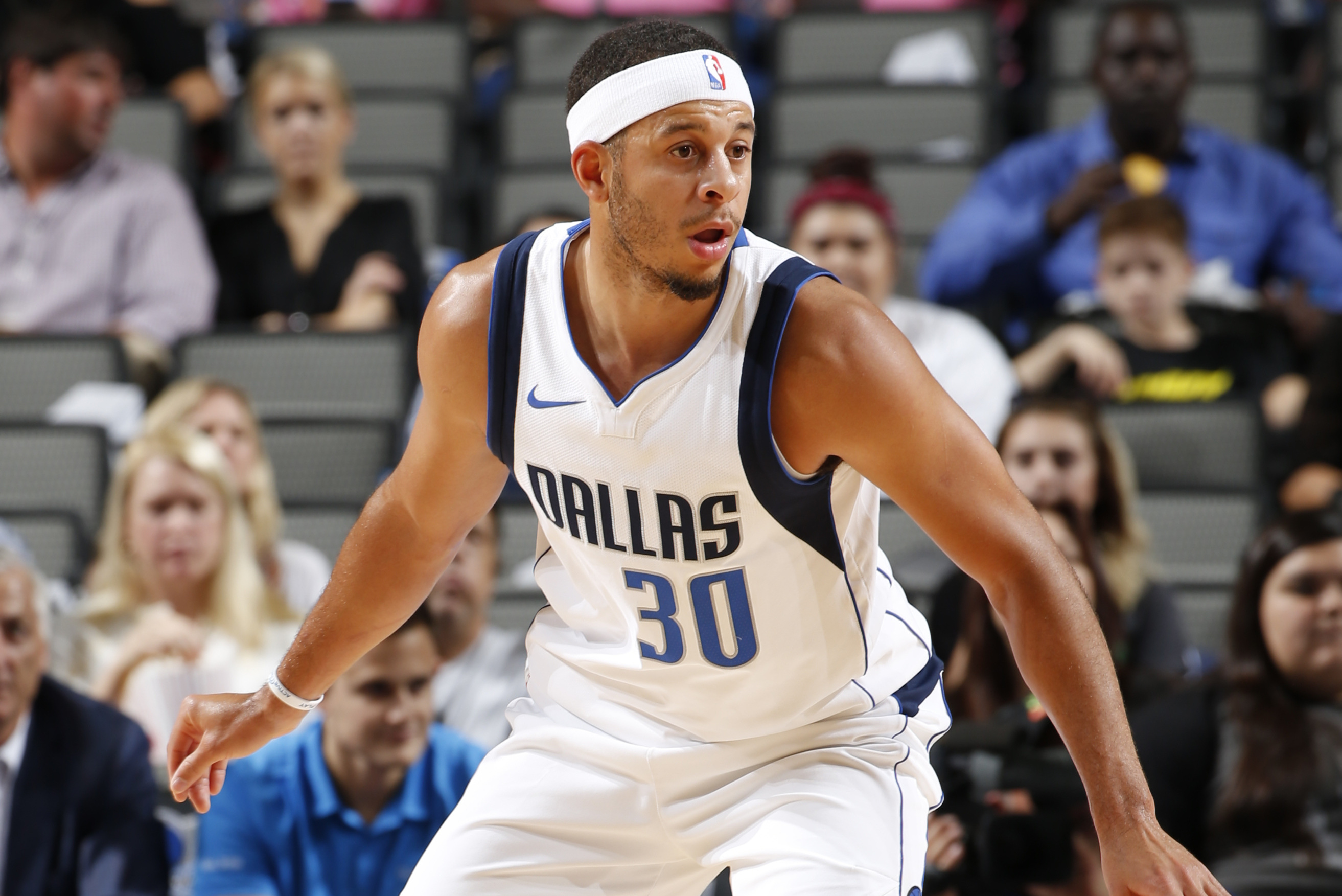 Dallas Mavericks' Seth Curry has season-ending surgery for leg
