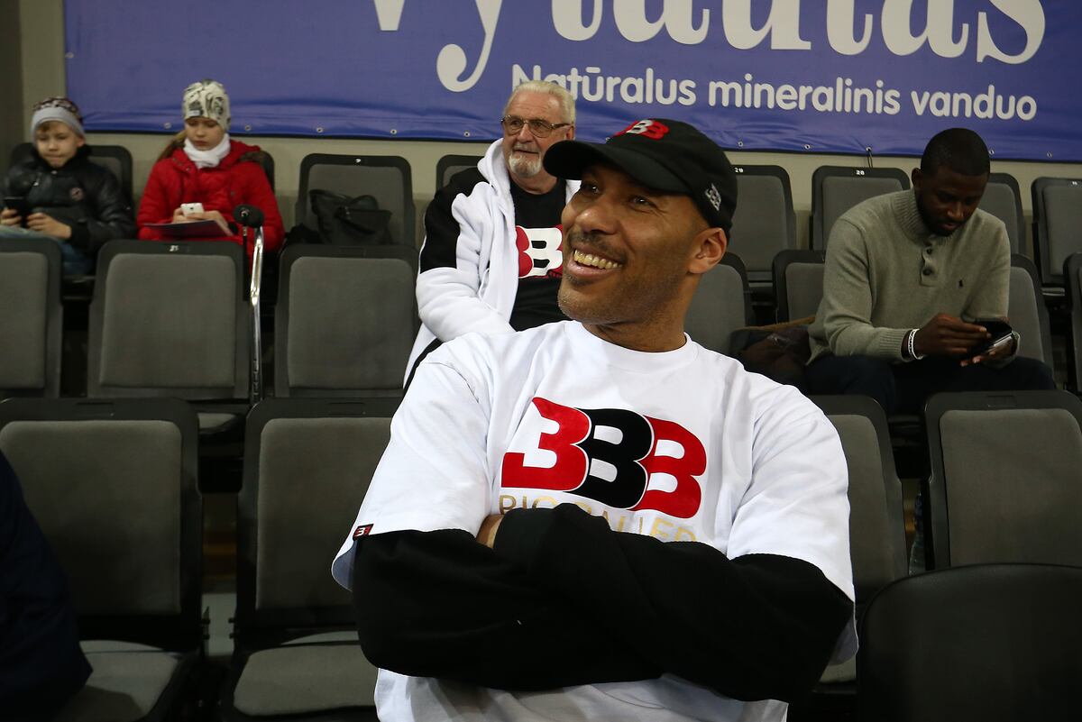 Lavar Ball Jokes On Least Favorite Son In Kevin Hart Cold As Balls Lavar Ball Jokes On Least Favorite Son In Kevin Hart Cold As Balls