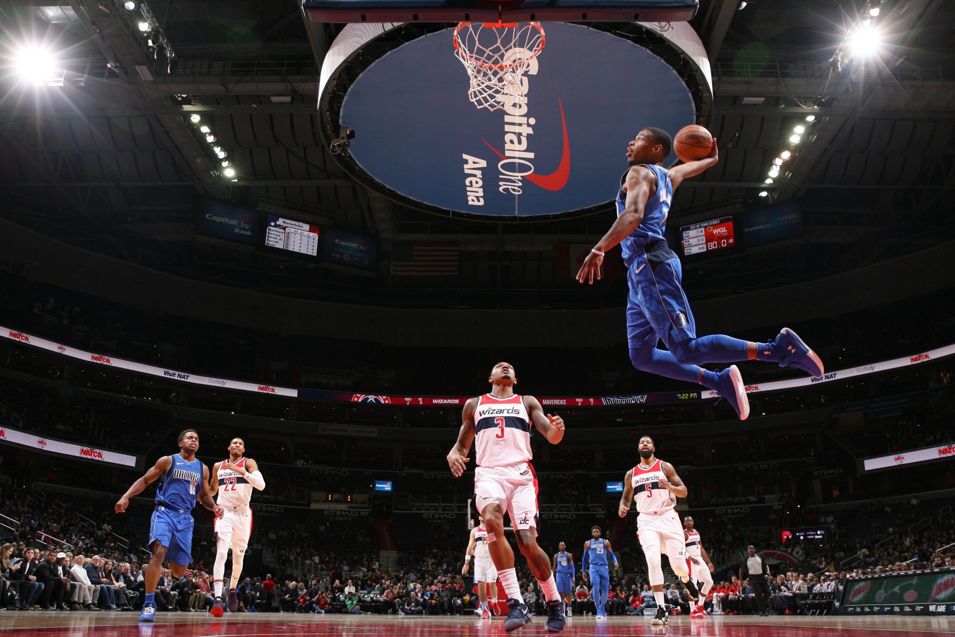 Mitchell wins slam dunk contest over Oladipo, Smith Jr. and Nance Jr.