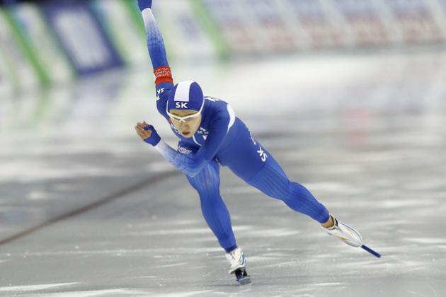 Lee Sang-Hwa, of South Korea, skates in the women's 500-meter at a World Cup speedskating event Saturday, Dec. 9, 2017, in Kearns, Utah. (AP Photo/Rick Bowmer)