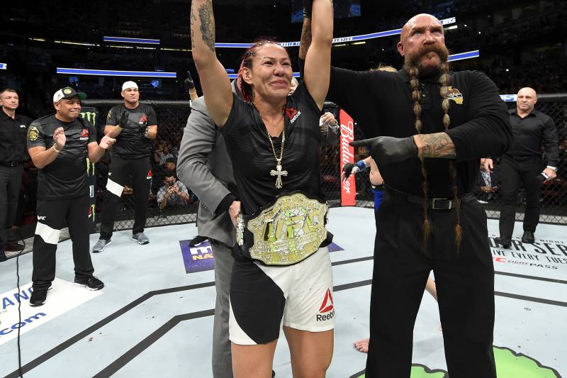 Cris Cyborg returns to the cage in the new UFC 222 main event.