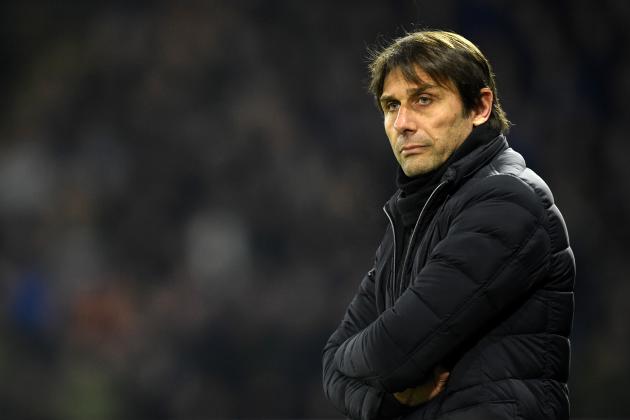 WATFORD, ENGLAND - FEBRUARY 05:  Antonio Conte, Manager of Chelsea reacts during the Premier League match between Watford and Chelsea at Vicarage Road on February 5, 2018 in Watford, England.  (Photo by Michael Regan/Getty Images)