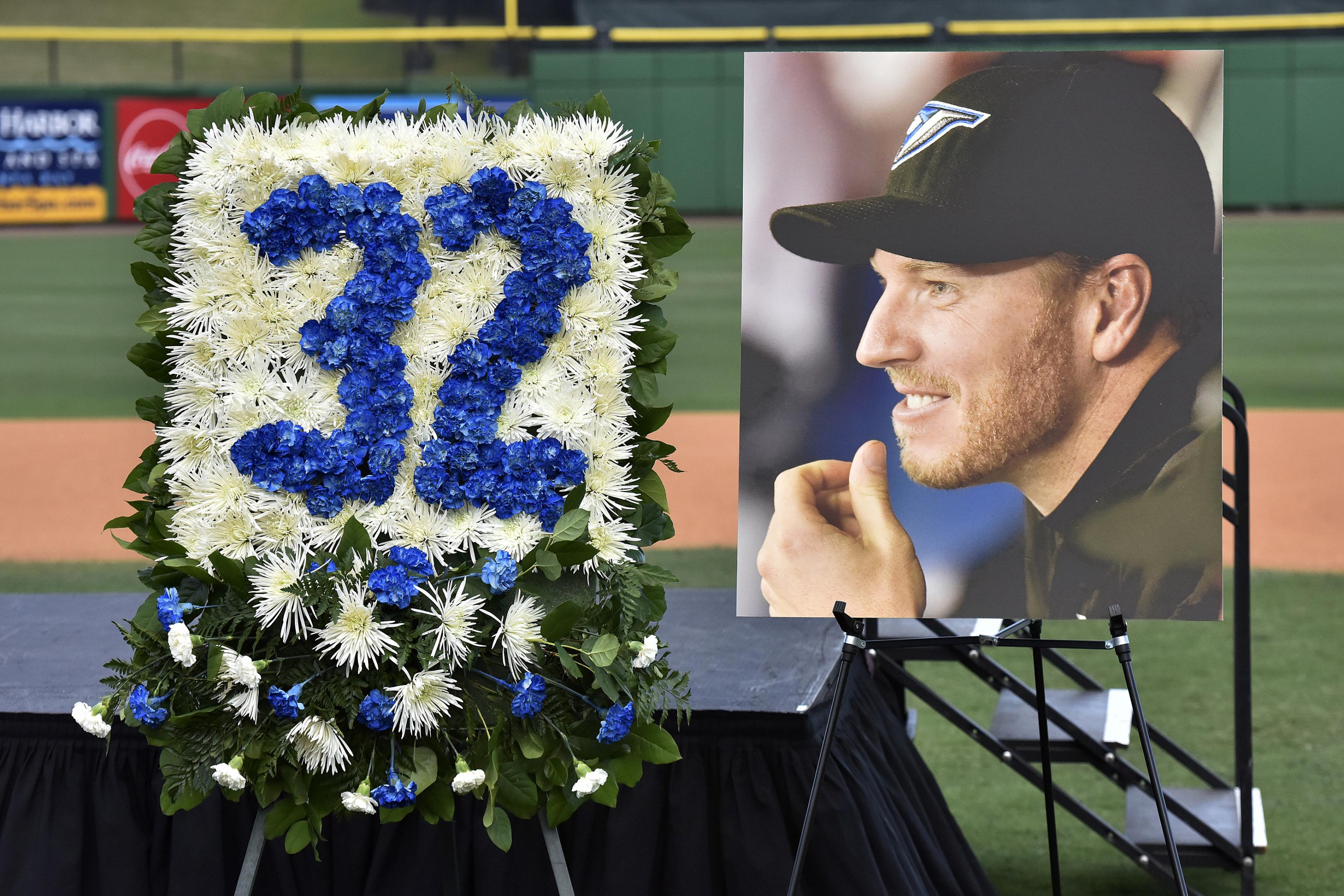 Blue Jays to honour Roy Halladay on opening day 2018