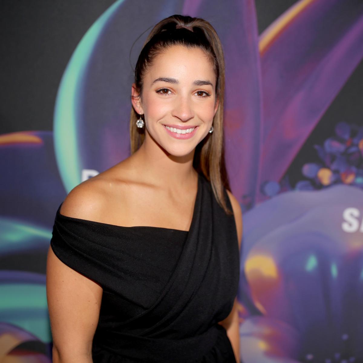 Aly Raisman Poses Nude for Sports Illustrated Swimsuit 