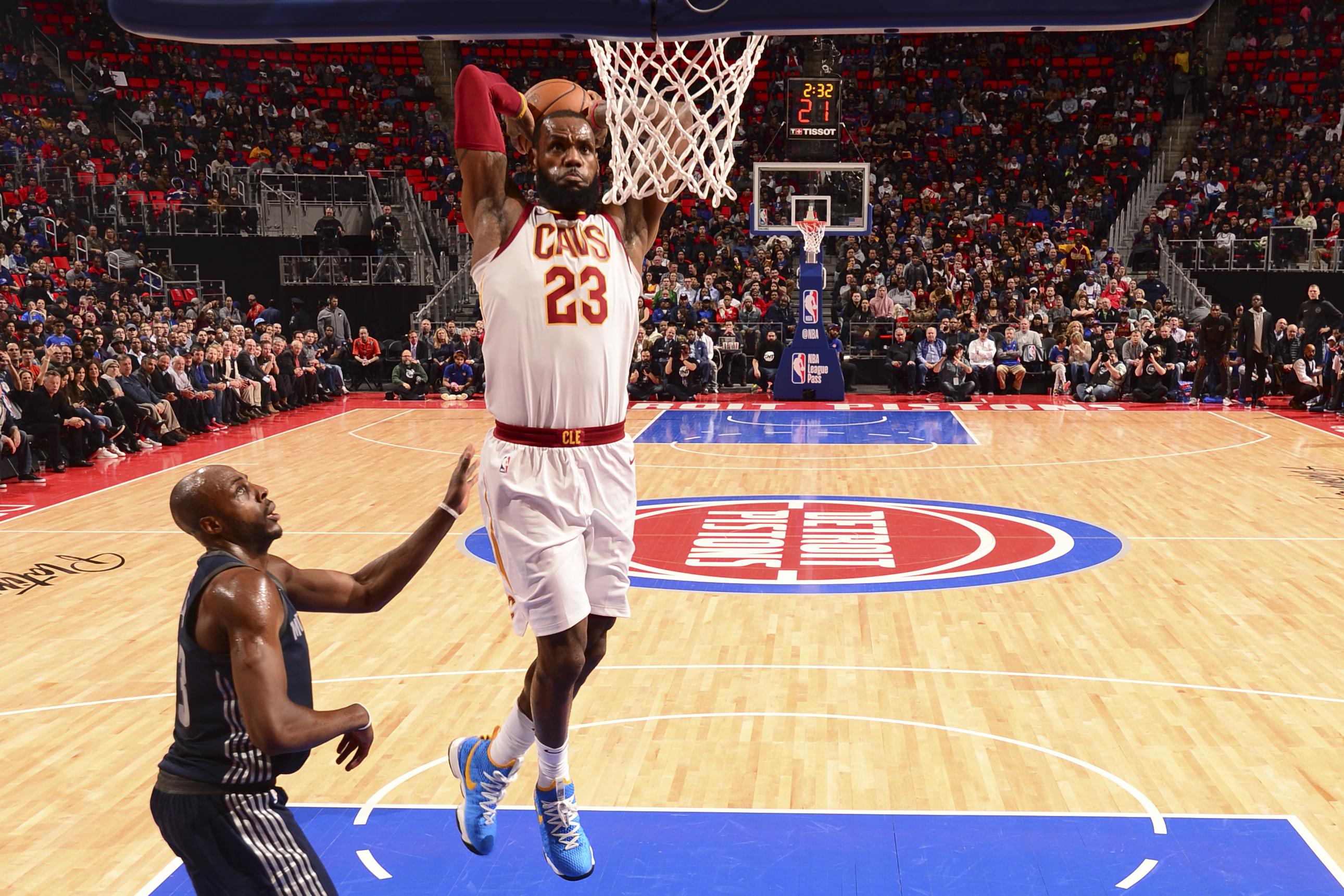 LeBron James impressed by dunk contest