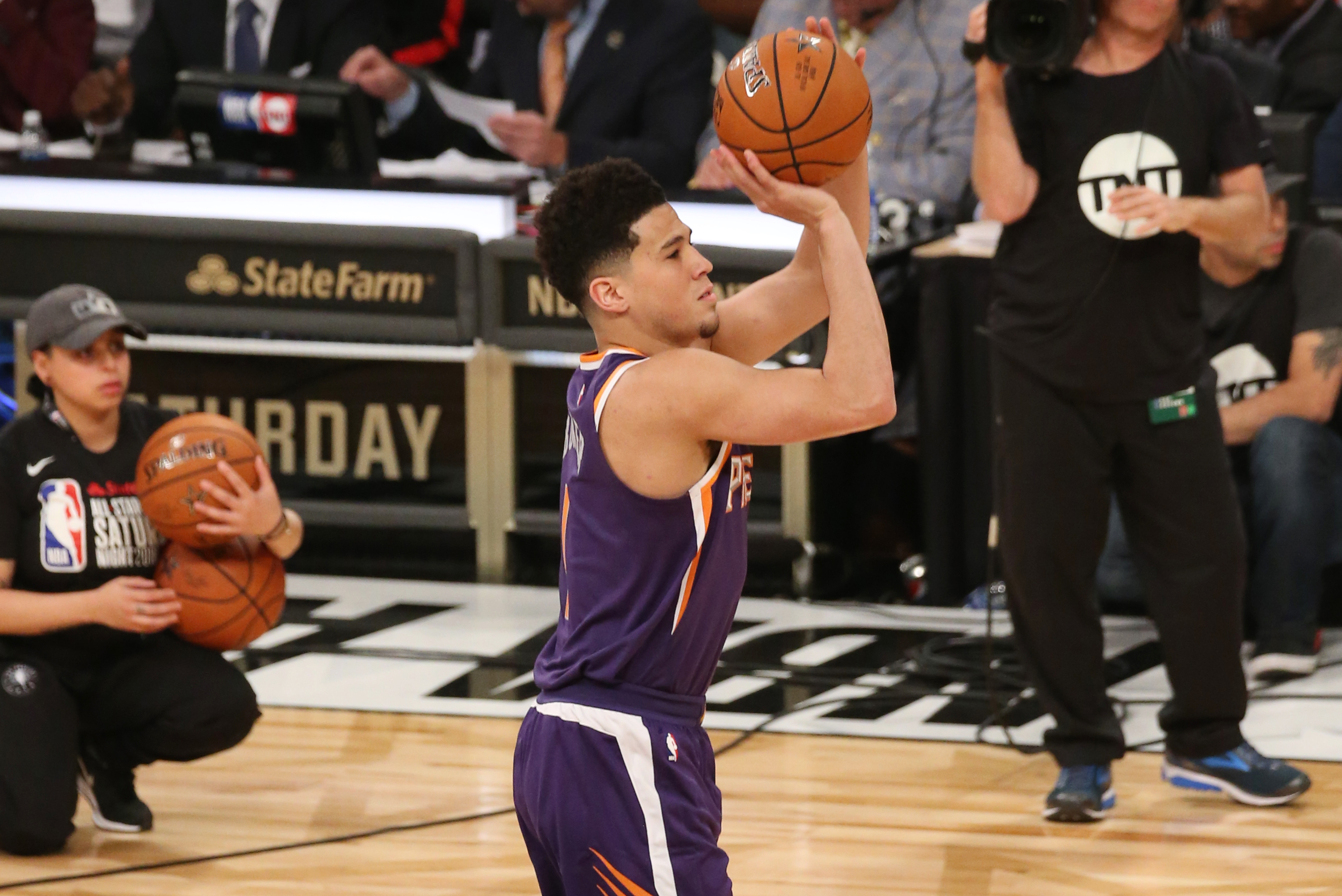 Devin Booker to compete in three-point contest
