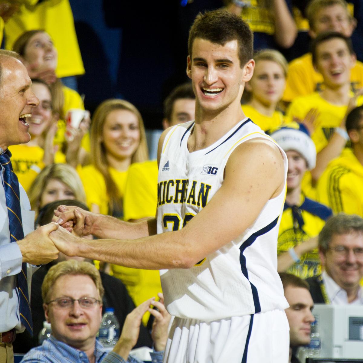 Michigan Basketball Honors Plane Crash Survivor Austin Hatch On