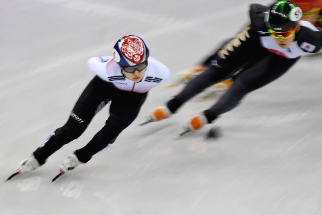 PYEONGCHANG-GUN, SOUTH KOREA - FEBRUARY 17: Choi Minjeong of South Korea is pursuit by Kaminaga Shione of Japan during the Ladies 1,500m Short Track Speed Skating during the PyeongChang 2018 Winter Olympic Games at Gangneung Ice Arena on February 17, 2018 in Pyeongchang-gun, South Korea. (Photo by Allsport Co./Getty Images)