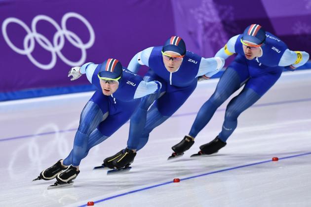 (L-R) Norway's Sverre Lunde Pedersen, Norway's Haavard Boekko and Norway's Simen Spieler Nilsen compete in the men's team pursuit final A speed skating event during the Pyeongchang 2018 Winter Olympic Games at the Gangneung Oval in Gangneung on February 21, 2018. / AFP PHOTO / ARIS MESSINIS        (Photo credit should read ARIS MESSINIS/AFP/Getty Images)