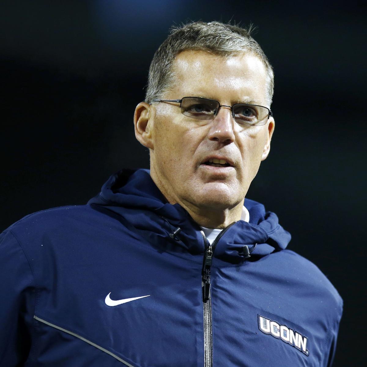 Uconn Coach Randy Edsall Calls For Ncaa To Pay Players Amid