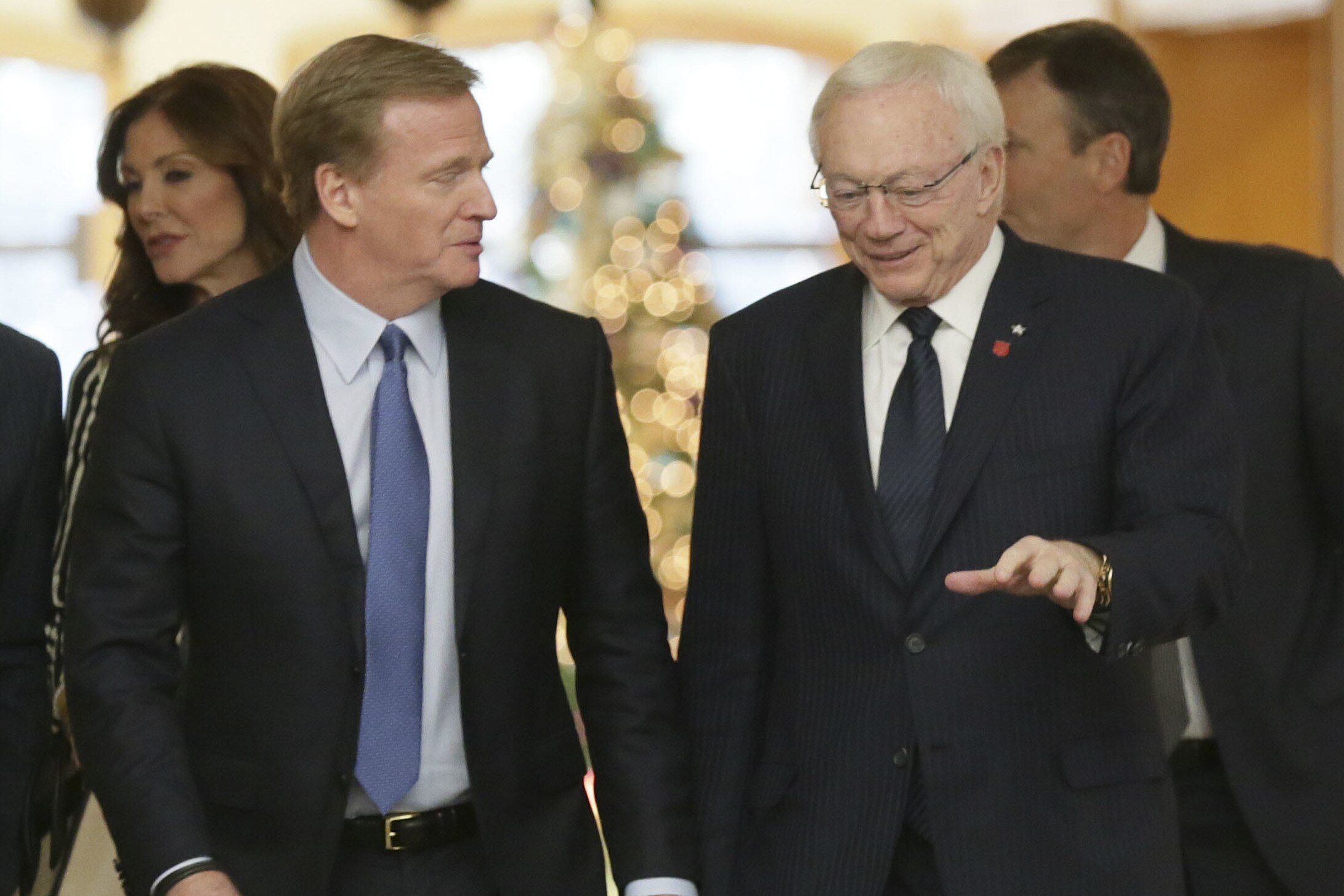 NFL to seek millions in fines from Cowboys owner Jerry Jones (bleacherreport.com)