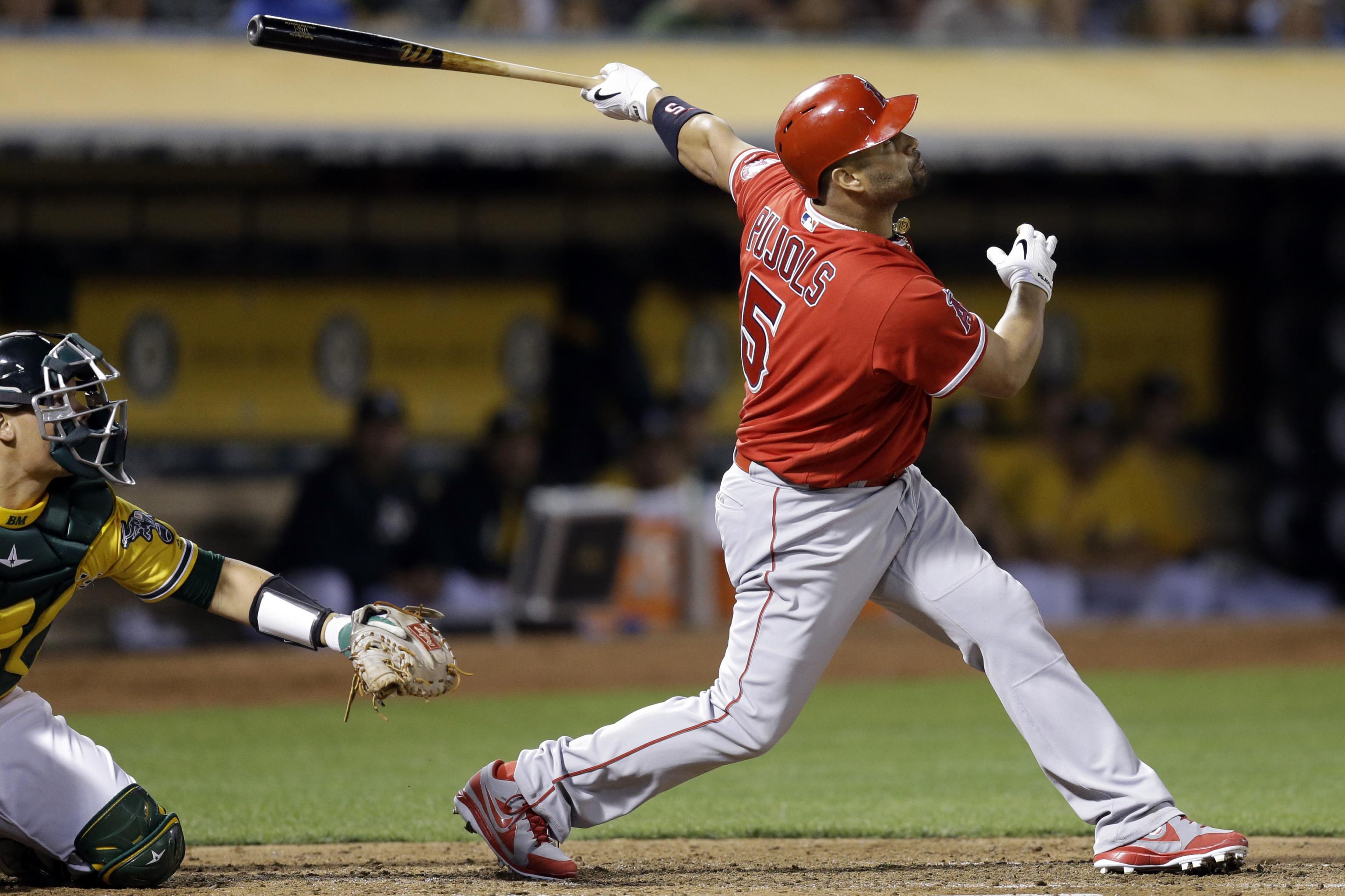 Albert Pujols likely out for season after left knee surgery