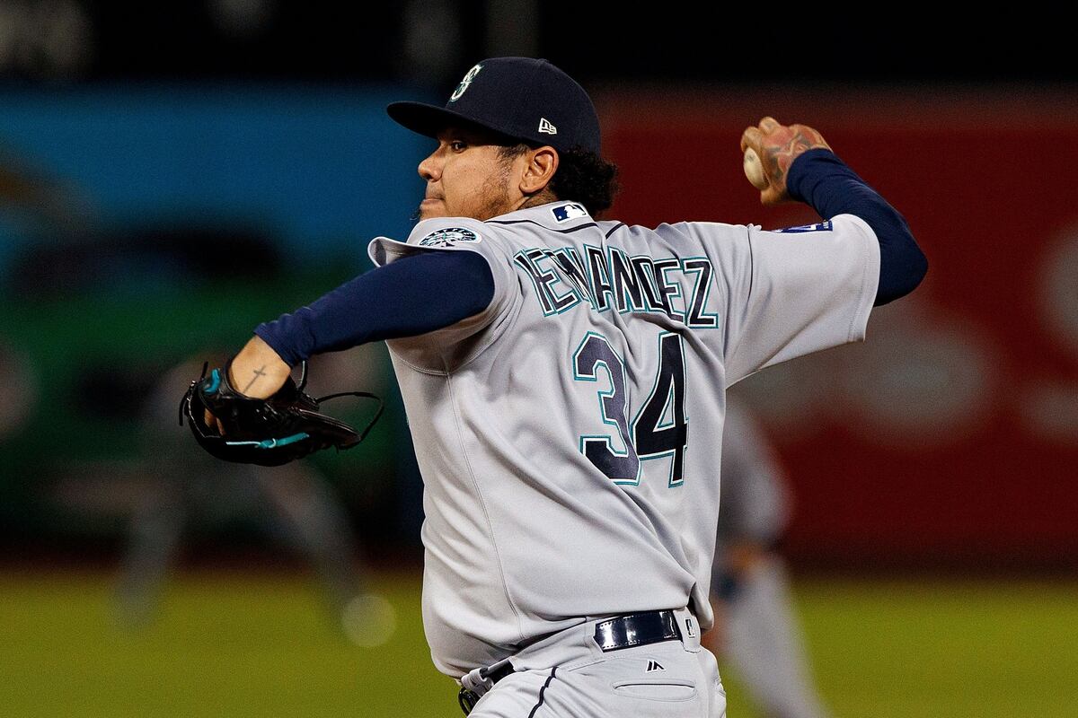 Mariners Place Felix Hernandez on IL with Shoulder Injury After 2,500th