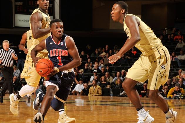 NASHVILLE, TN - JANUARY 04:  Jared Harper #1 of the Auburn Tigers drives against the Vanderbilt Commodores during the second half of an 80-61 Vanderbilt victory at Memorial Gym on January 4, 2017 in Nashville, Tennessee.  (Photo by Frederick Breedon/Getty Images)