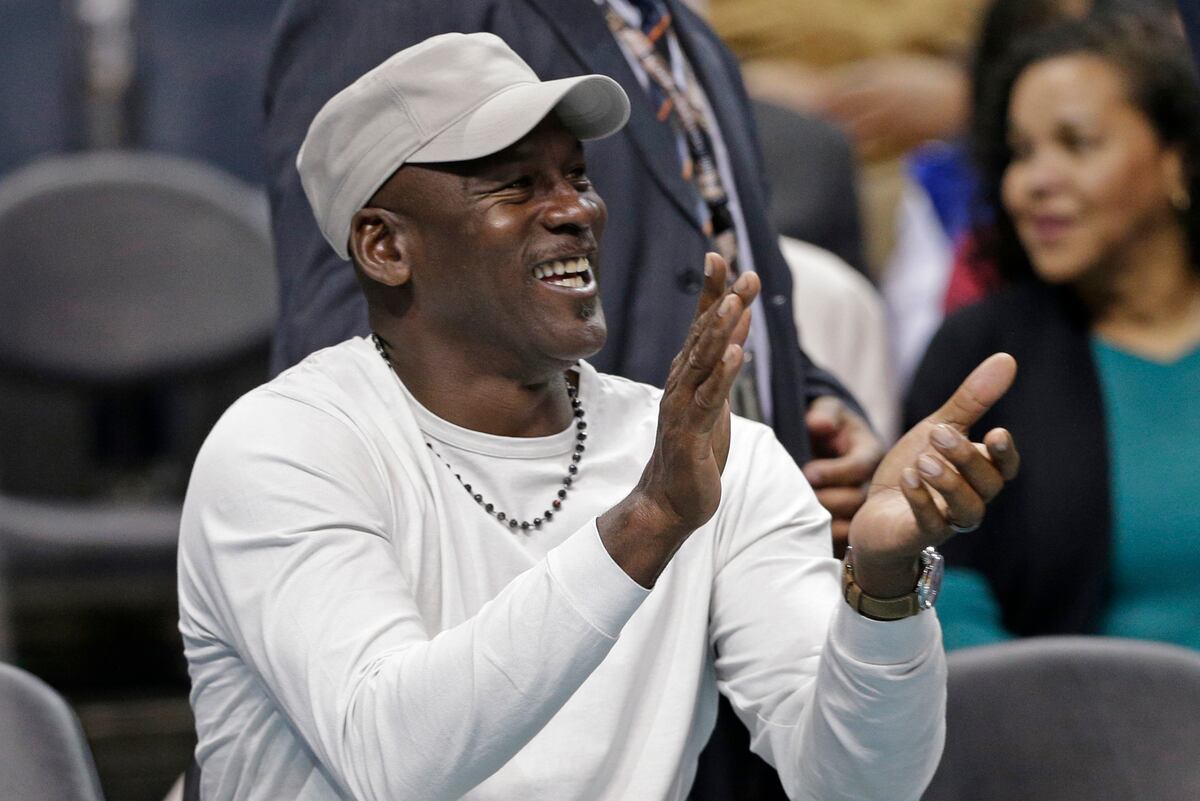 Michael Jordan, Mark Cuban Among NBA Owners on Forbes' 2018 Billionaires List | Bleacher Report ...