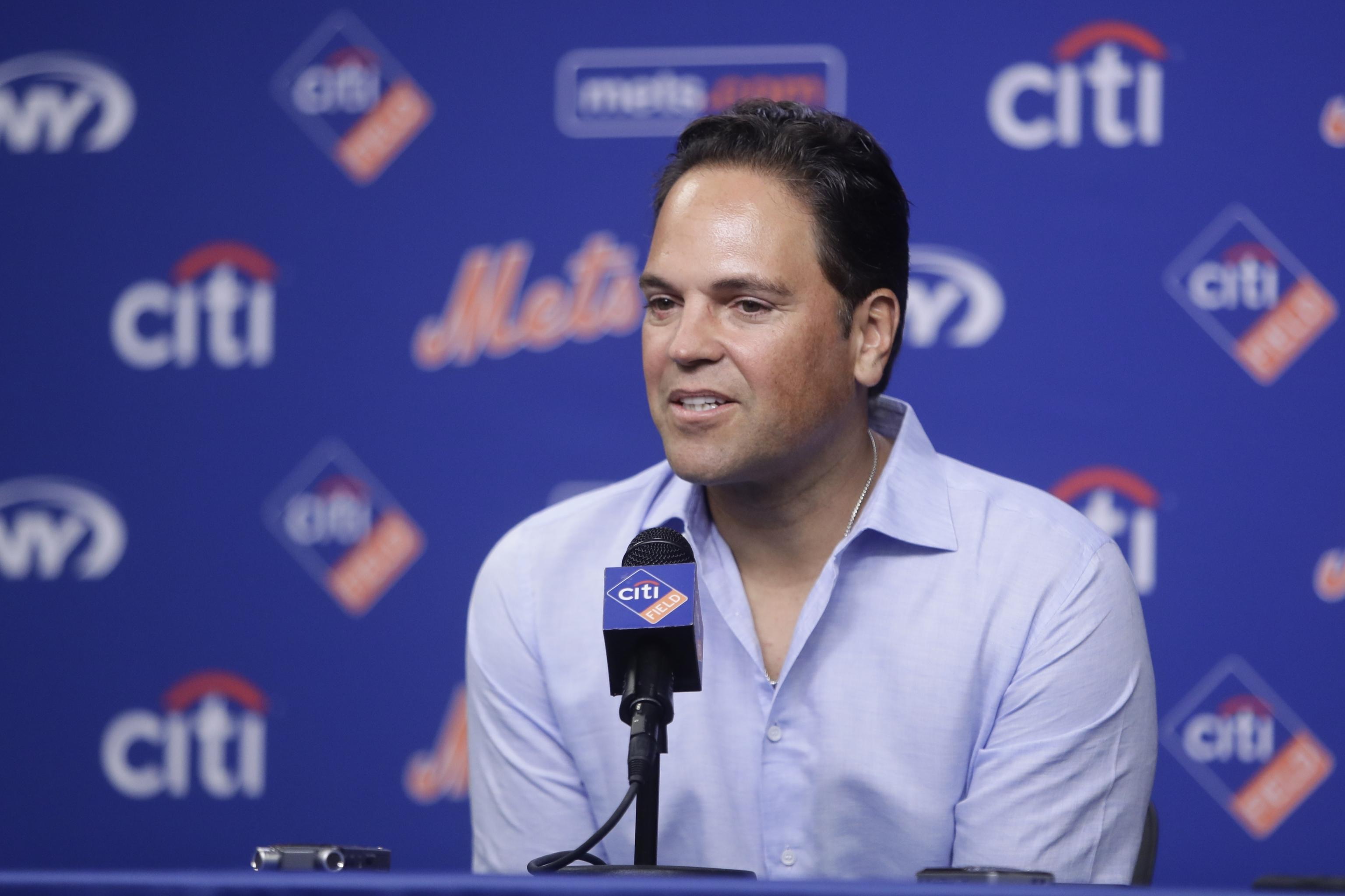 Mike Piazza Goes on a Rant About His Italian Soccer Team's Finances -  Stadium