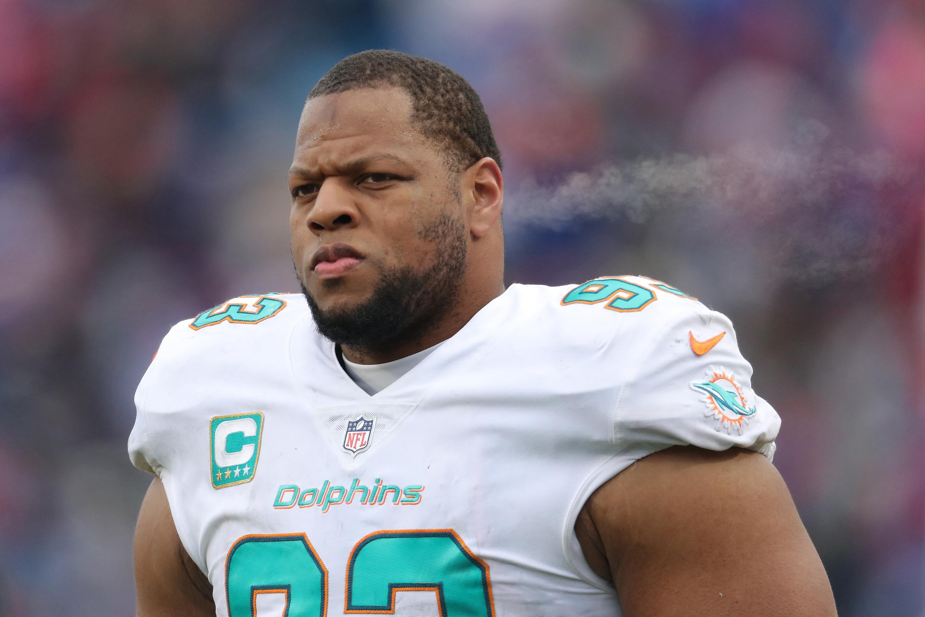 Dolphins to release DT Ndamukong Suh, should Raiders be interested again? -  Silver And Black Pride