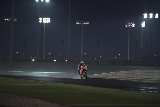 DOHA, QATAR - MARCH 03:  Dani Pedrosa of Spain and Repsol Honda Team heads down a straight and test the wet track during the Moto GP Testing - Qatar at Losail Circuit on March 3, 2018 in Doha, Qatar.  (Photo by Mirco Lazzari gp/Getty Images)