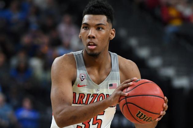 LAS VEGAS, NV - MARCH 09:  Allonzo Trier #35 of the Arizona Wildcats looks to pass during a semifinal game of the Pac-12 basketball tournament against the UCLA Bruins at T-Mobile Arena on March 9, 2018 in Las Vegas, Nevada. The Wildcats won 78-67 in overtime.  (Photo by Ethan Miller/Getty Images)