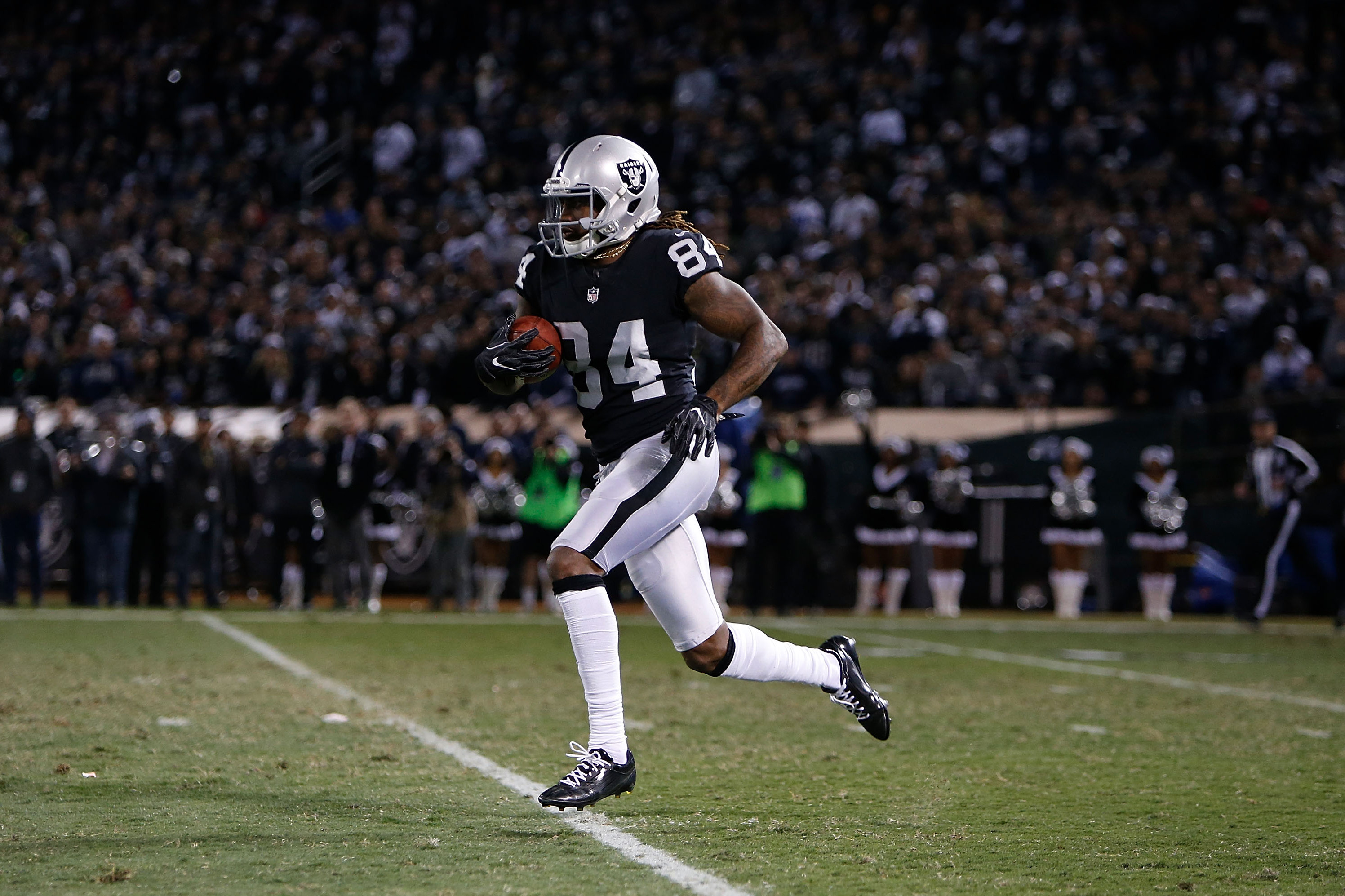 Raiders' Cordarrelle Patterson showcases versatility in first 2 games