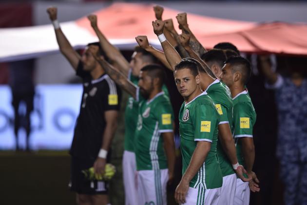 Mexico's Javier Hernandez and teammates pay tribute to the victims of the last earthquake during their World Cup 2018 qualifier football match against Trinidad & Tobago at the Alfonso Lastras stadium in San Luis Potosi, Mexico, on October 6, 2017. / AFP PHOTO / YURI CORTEZ        (Photo credit should read YURI CORTEZ/AFP/Getty Images)