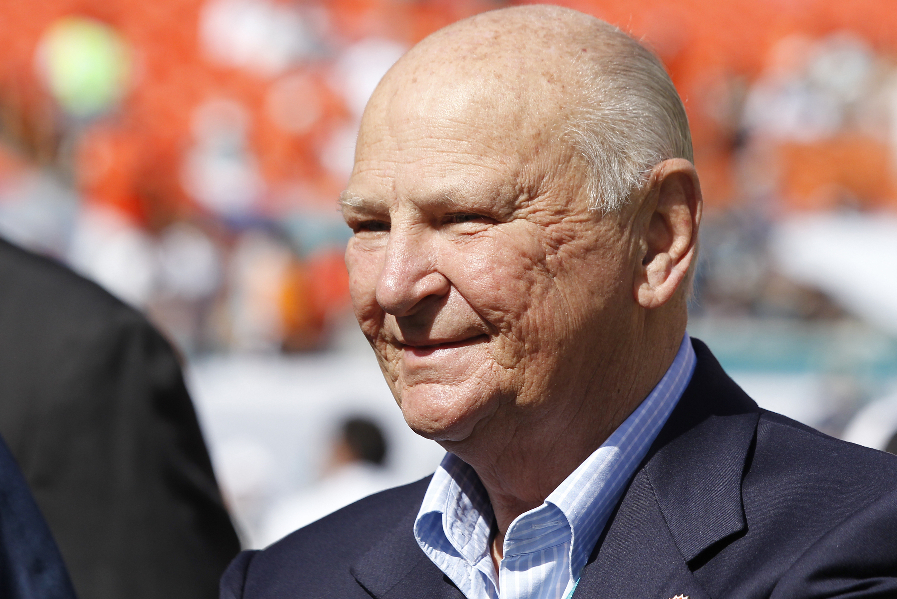 Wayne Huizenga, Blockbuster and Miami Dolphins owner, dies at 80