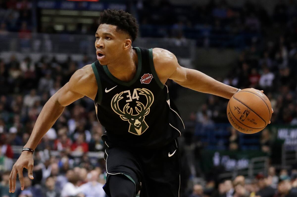 Giannis Antetokounmpo Out vs. Knicks with Ankle Injury ...