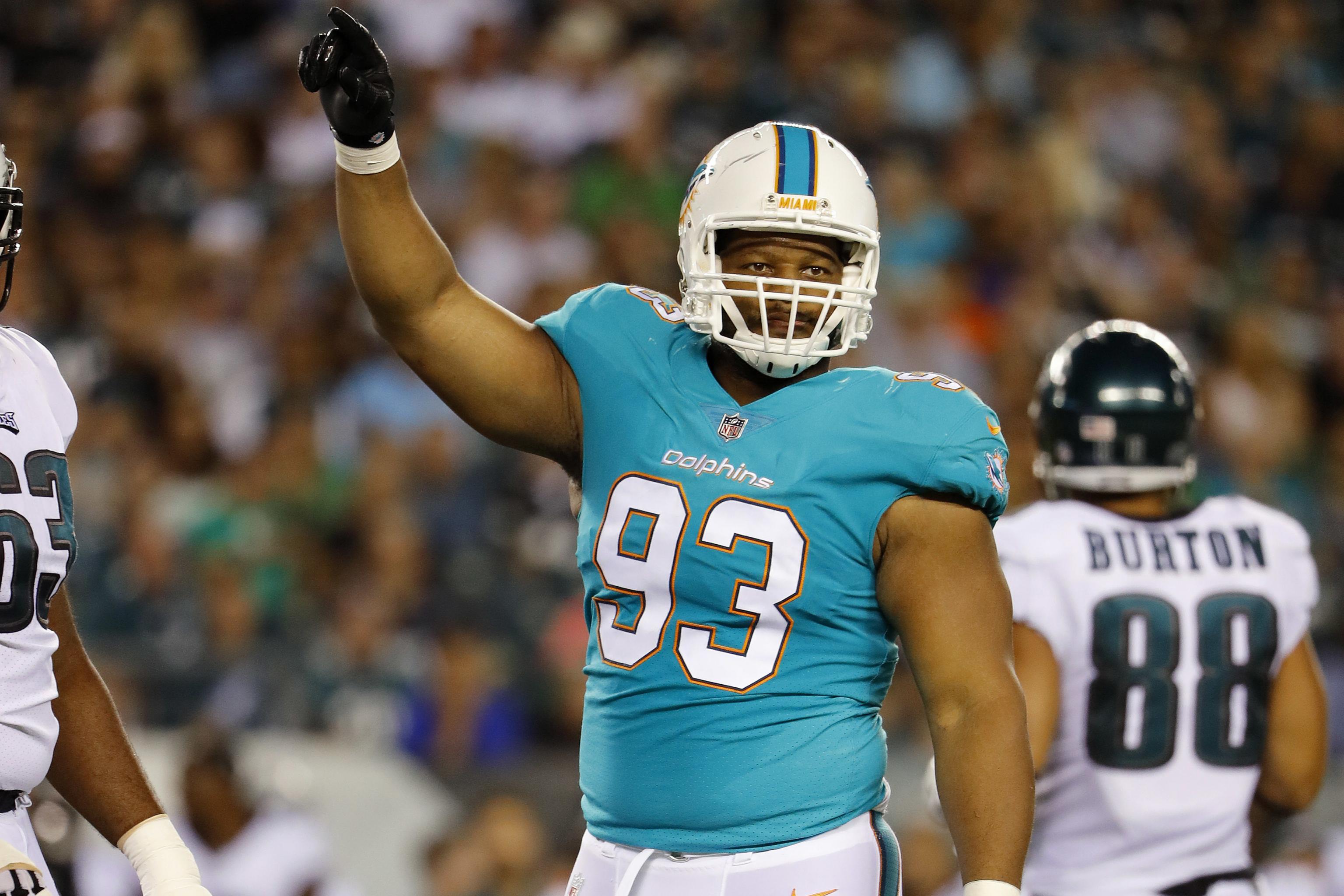 DT Ndamukong Suh makes debut with Eagles