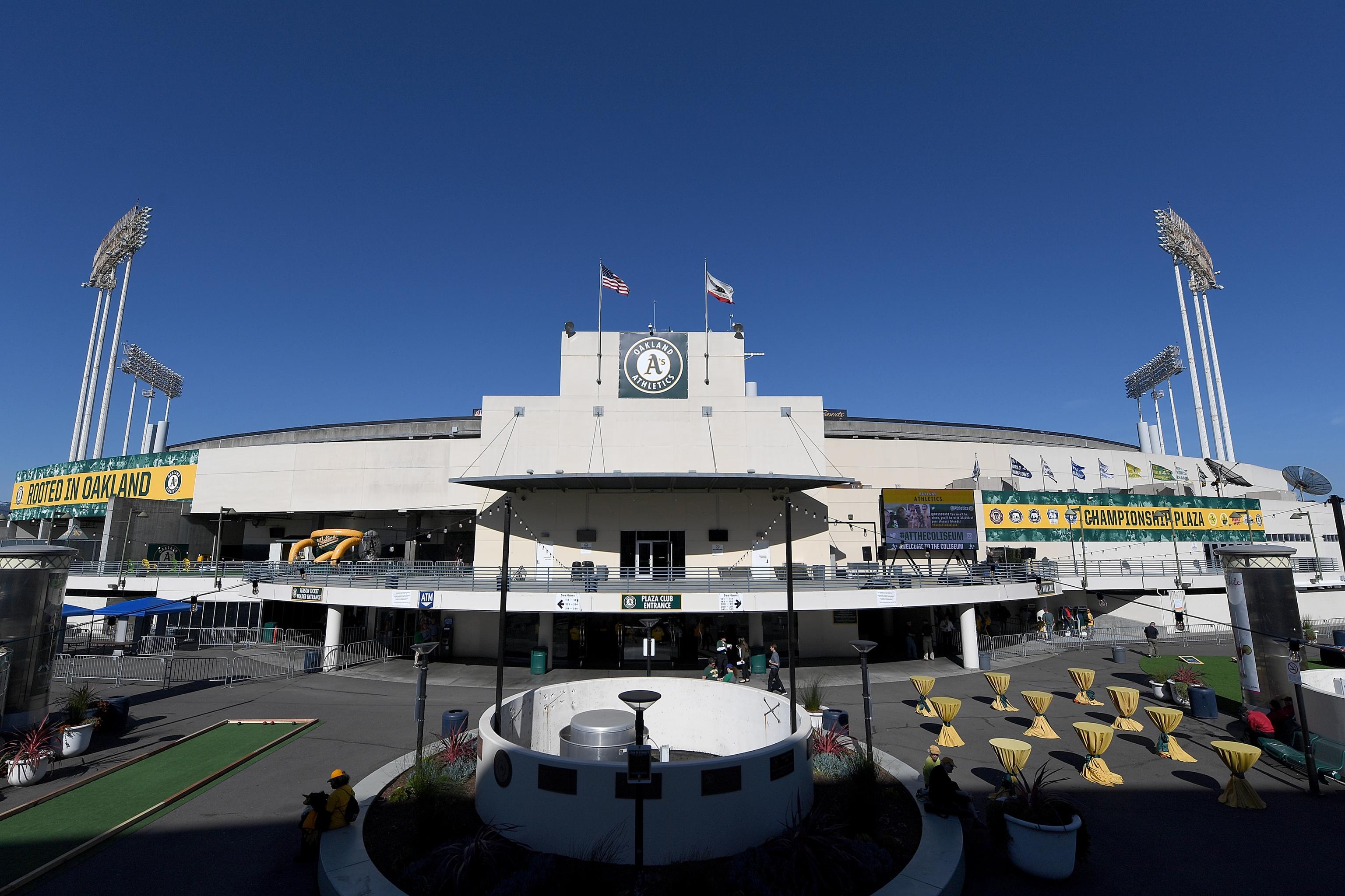 Oakland A's fans pack coliseum for huge tailgater before big