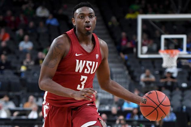 LAS VEGAS, NV - MARCH 07: Robert Franks #3 of the Washington State Cougars brings the ball up the court against the Oregon Ducks during a first-round game of the Pac-12 basketball tournament at T-Mobile Arena on March 7, 2018 in Las Vegas, Nevada. The Ducks won 64-62 in overtime. (Photo by Ethan Miller/Getty Images)