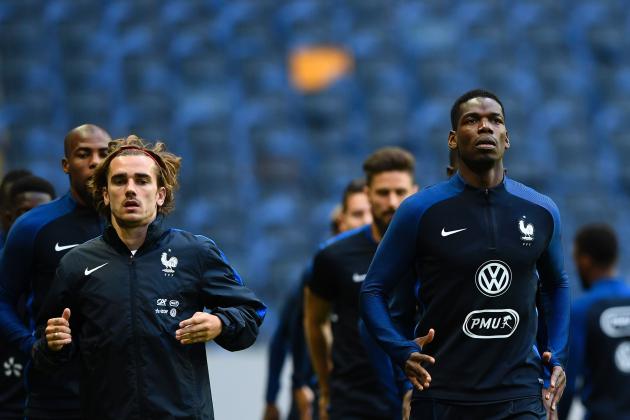 France's forward Antoine Griezmann (L) and midfielder Paul Pogba attends a training session of the French national football team on the eve of the WC 2018 football qualification match between Sweden and France in Solna, on June 8, 2017.  / AFP PHOTO / Jonathan NACKSTRAND        (Photo credit should read JONATHAN NACKSTRAND/AFP/Getty Images)